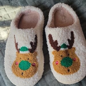 Cozy Reindeer Slippers - Cream and Brown
